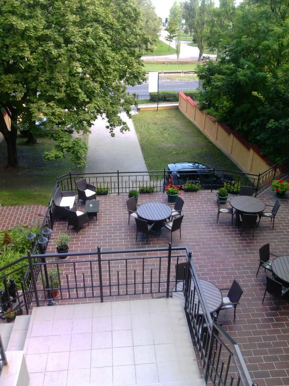 Stan Es Panzio Bed & Breakfast Balatonalmadi Exterior photo