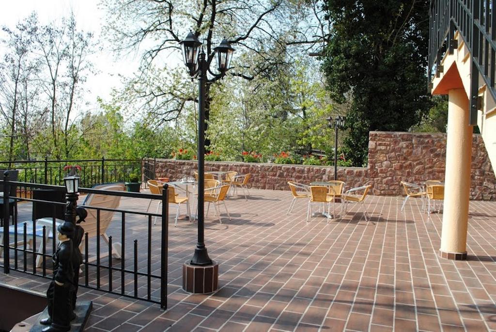 Stan Es Panzio Bed & Breakfast Balatonalmadi Exterior photo