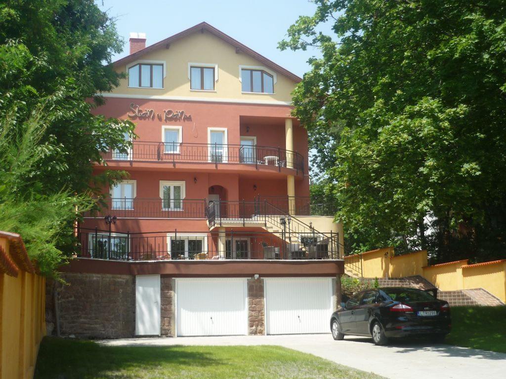 Stan Es Panzio Bed & Breakfast Balatonalmadi Exterior photo